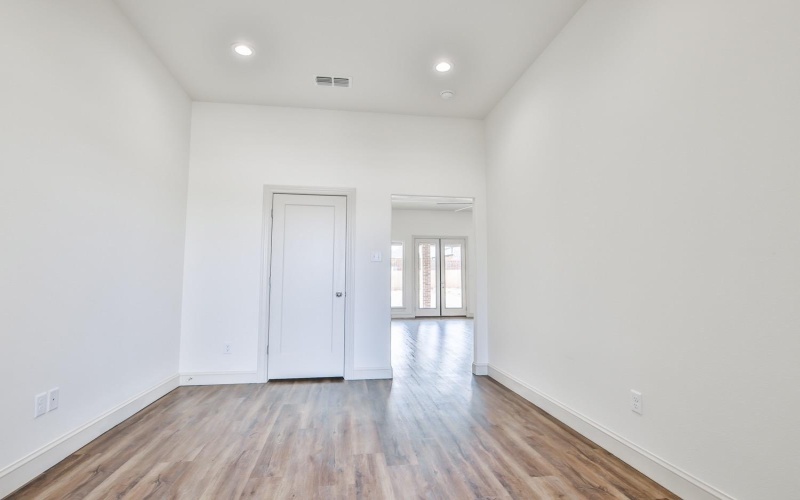 10702 Juneau Avenue, Lubbock, TX 79424, 4 Bedrooms Bedrooms, ,3 BathroomsBathrooms,Residential,For Sale,10702 Juneau Avenue,202402575