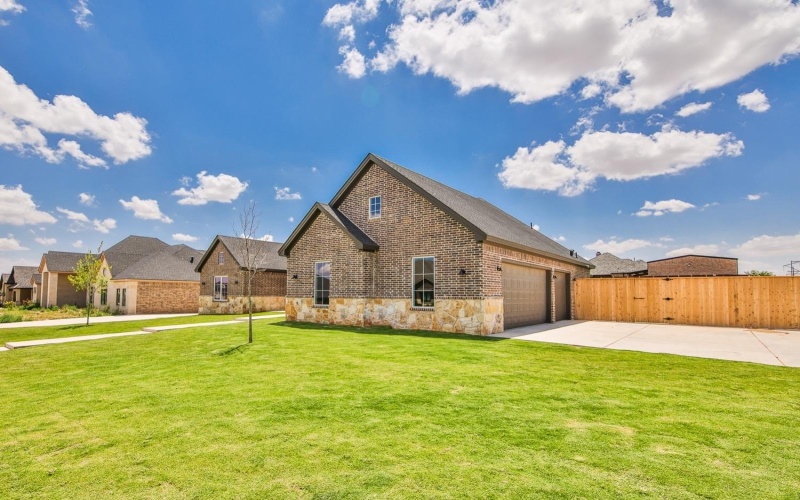 10702 Juneau Avenue, Lubbock, TX 79424, 4 Bedrooms Bedrooms, ,3 BathroomsBathrooms,Residential,For Sale,10702 Juneau Avenue,202402575