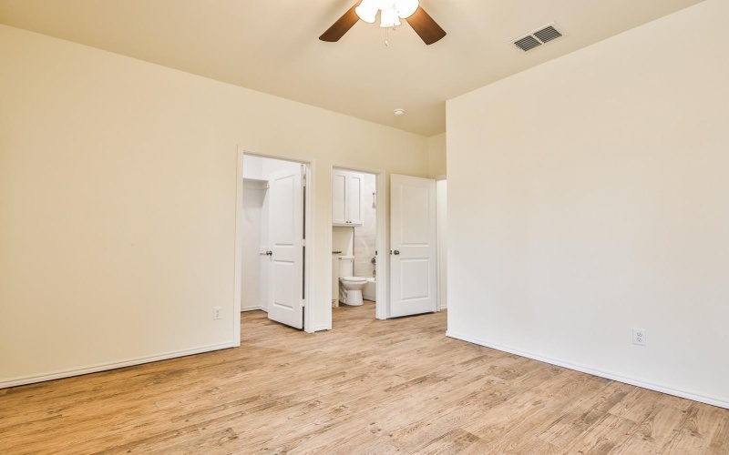 2004 23rd Street, Lubbock, TX 79411, 6 Bedrooms Bedrooms, ,5 BathroomsBathrooms,Residential Multi Family,For Sale,2004 23rd Street,202405480