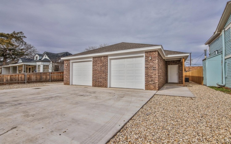 2004 23rd Street, Lubbock, TX 79411, 6 Bedrooms Bedrooms, ,5 BathroomsBathrooms,Residential Multi Family,For Sale,2004 23rd Street,202405480