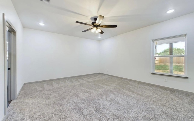 807 12th Street, Shallowater, TX 79363, 3 Bedrooms Bedrooms, ,2 BathroomsBathrooms,Residential,For Sale,807 12th Street,202409408
