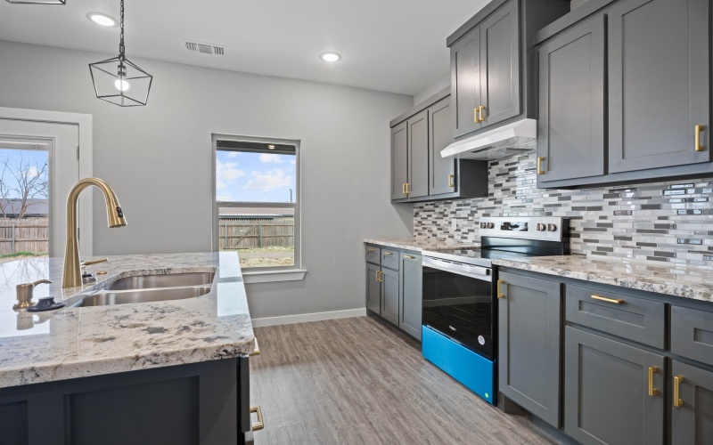 310 E 16th Street, Wolfforth, TX 79382, 4 Habitaciones Habitaciones , ,2 BañosBaños,Residential,En Venta,310 E 16th Street,202412566