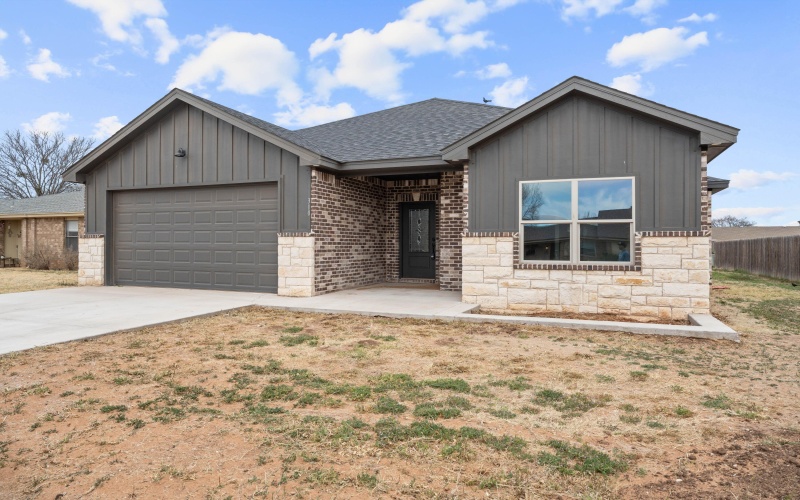 310 E 16th Street, Wolfforth, TX 79382, 4 Habitaciones Habitaciones , ,2 BañosBaños,Residential,En Venta,310 E 16th Street,202412566