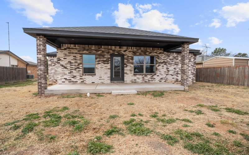 310 E 16th Street, Wolfforth, TX 79382, 4 Habitaciones Habitaciones , ,2 BañosBaños,Residential,En Venta,310 E 16th Street,202412566