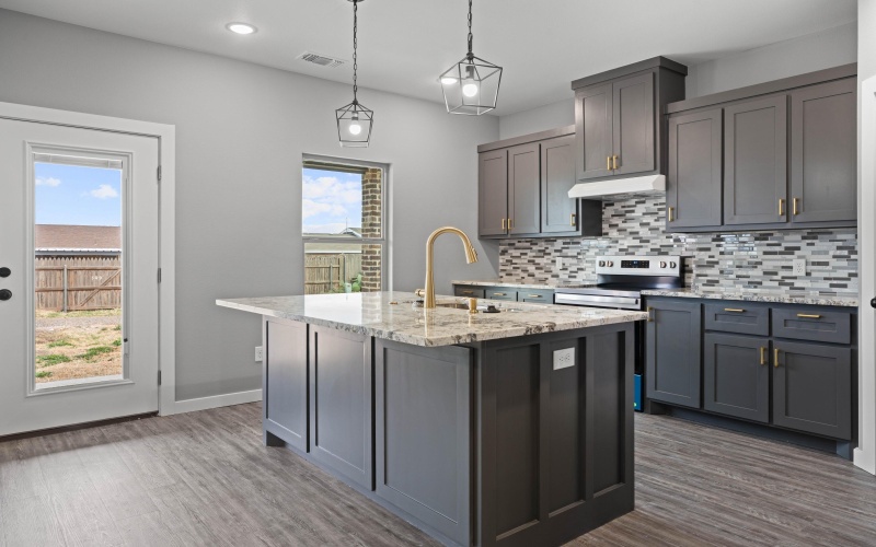 310 E 16th Street, Wolfforth, TX 79382, 4 Habitaciones Habitaciones , ,2 BañosBaños,Residential,En Venta,310 E 16th Street,202412566