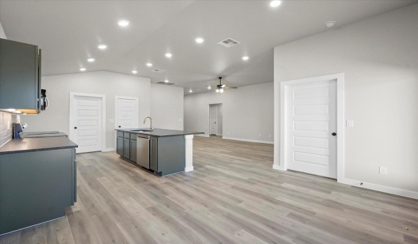 2926 138th Street, Lubbock, TX 79423, 3 Bedrooms Bedrooms, ,2 BathroomsBathrooms,Residential,For Sale,2926 138th Street,202414047