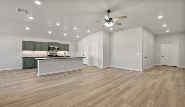 2926 138th Street, Lubbock, TX 79423, 3 Bedrooms Bedrooms, ,2 BathroomsBathrooms,Residential,For Sale,2926 138th Street,202414047