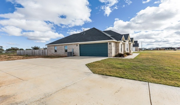 19215 County Road 2240, Lubbock, TX 79423, 4 Bedrooms Bedrooms, ,2 BathroomsBathrooms,Residential,For Sale,19215 County Road 2240,202415557