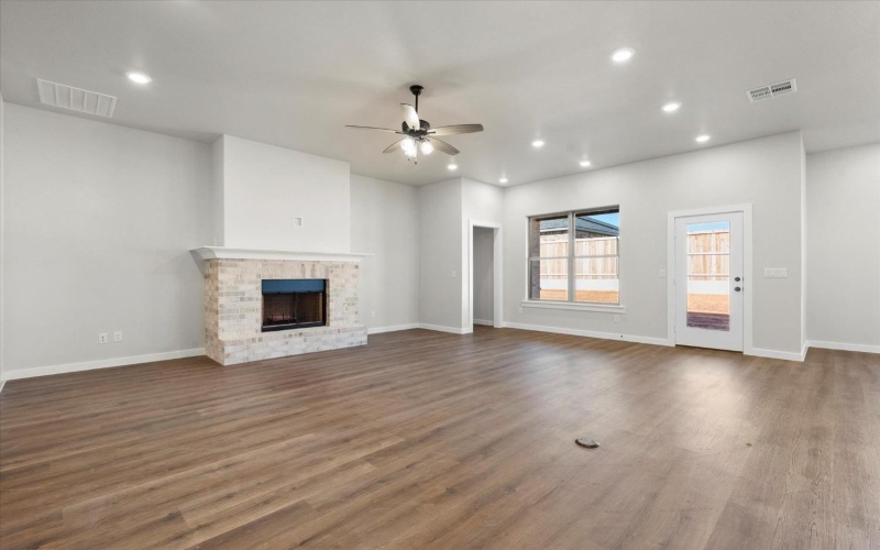 1204 E 31st Street, Wolfforth, TX 79382, 4 Bedrooms Bedrooms, ,3 BathroomsBathrooms,Residential,For Sale,1204 E 31st Street,202416021