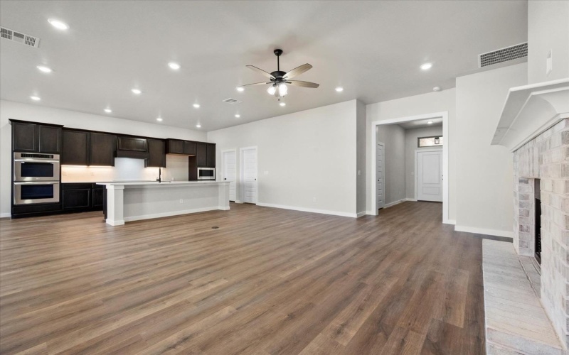 1204 E 31st Street, Wolfforth, TX 79382, 4 Bedrooms Bedrooms, ,3 BathroomsBathrooms,Residential,For Sale,1204 E 31st Street,202416021
