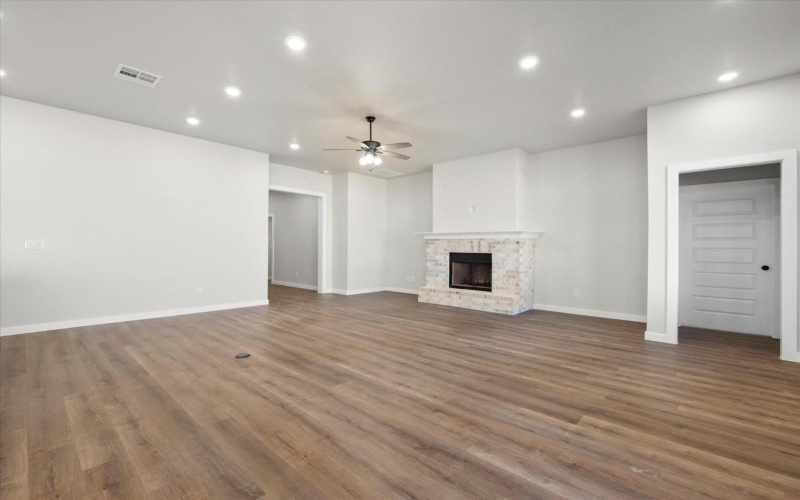 1204 E 31st Street, Wolfforth, TX 79382, 4 Bedrooms Bedrooms, ,3 BathroomsBathrooms,Residential,For Sale,1204 E 31st Street,202416021