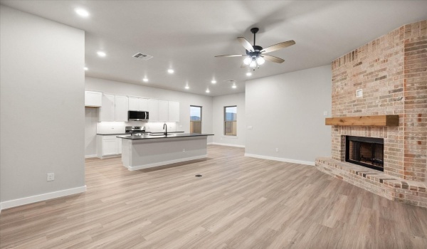 7006 14th Street, Lubbock, TX 79416, 3 Bedrooms Bedrooms, ,2 BathroomsBathrooms,Residential,For Sale,7006 14th Street,202416461