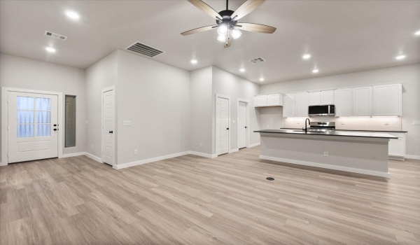 7006 14th Street, Lubbock, TX 79416, 3 Bedrooms Bedrooms, ,2 BathroomsBathrooms,Residential,For Sale,7006 14th Street,202416461