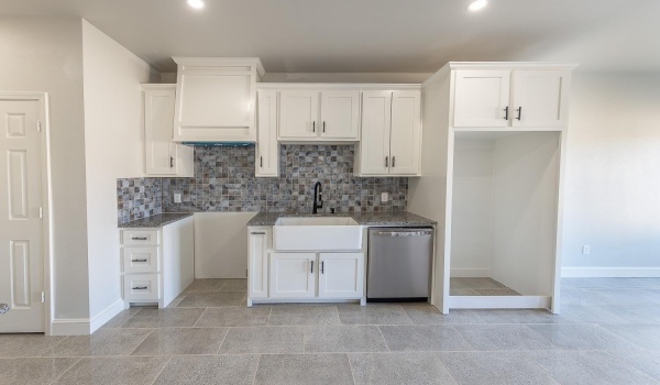 1806 Ross Avenue, Lubbock, TX 79416, 3 Bedrooms Bedrooms, ,2 BathroomsBathrooms,Residential,For Sale,1806 Ross Avenue,202417372