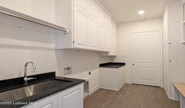 3807 126th Street, Lubbock, TX 79423, 4 Bedrooms Bedrooms, ,5 BathroomsBathrooms,Residential,For Sale,3807 126th Street,202501103