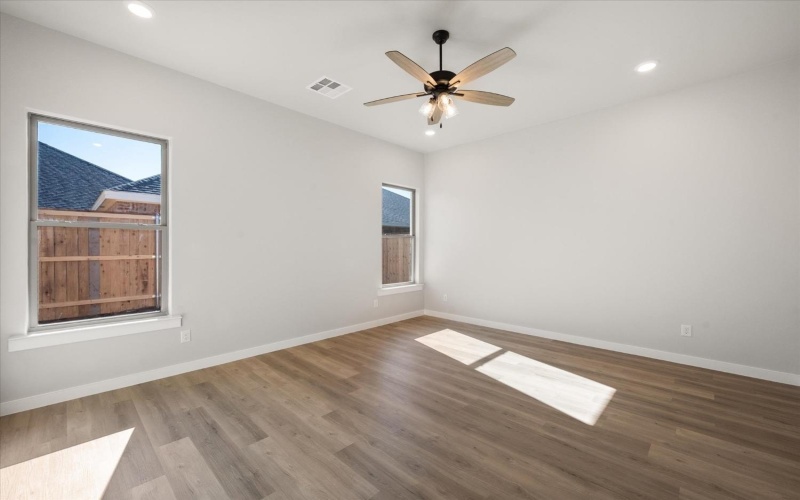 6811 54th Street, Lubbock, TX 79407, 4 Bedrooms Bedrooms, ,2 BathroomsBathrooms,Residential,For Sale,6811 54th Street,202501152