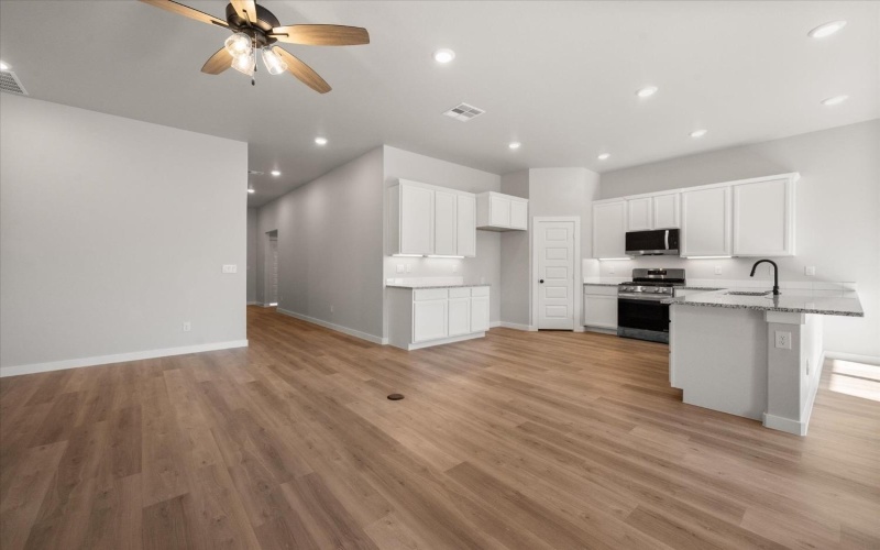 6811 54th Street, Lubbock, TX 79407, 4 Bedrooms Bedrooms, ,2 BathroomsBathrooms,Residential,For Sale,6811 54th Street,202501152