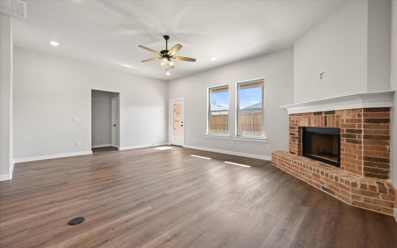 10505 Beaufort Avenue, Lubbock, TX 79424, 3 Bedrooms Bedrooms, ,2 BathroomsBathrooms,Residential,For Sale,10505 Beaufort Avenue,202552569