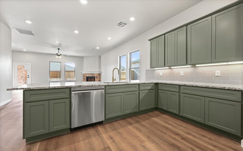 10505 Beaufort Avenue, Lubbock, TX 79424, 3 Bedrooms Bedrooms, ,2 BathroomsBathrooms,Residential,For Sale,10505 Beaufort Avenue,202552569