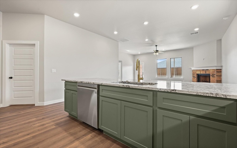 10505 Beaufort Avenue, Lubbock, TX 79424, 3 Bedrooms Bedrooms, ,2 BathroomsBathrooms,Residential,For Sale,10505 Beaufort Avenue,202552569