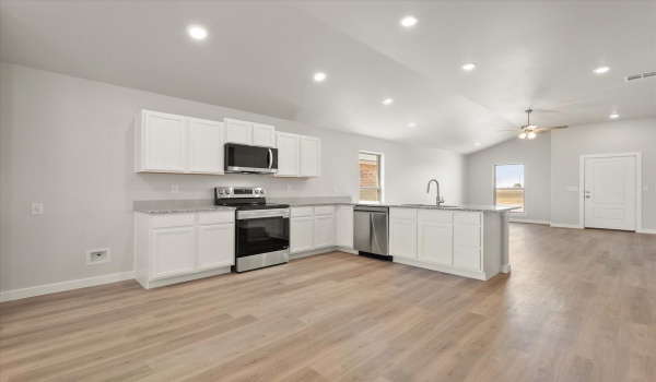 1616 N Dover Avenue, Lubbock, TX 79416, 3 Bedrooms Bedrooms, ,2 BathroomsBathrooms,Residential,For Sale,1616 N Dover Avenue,202552599