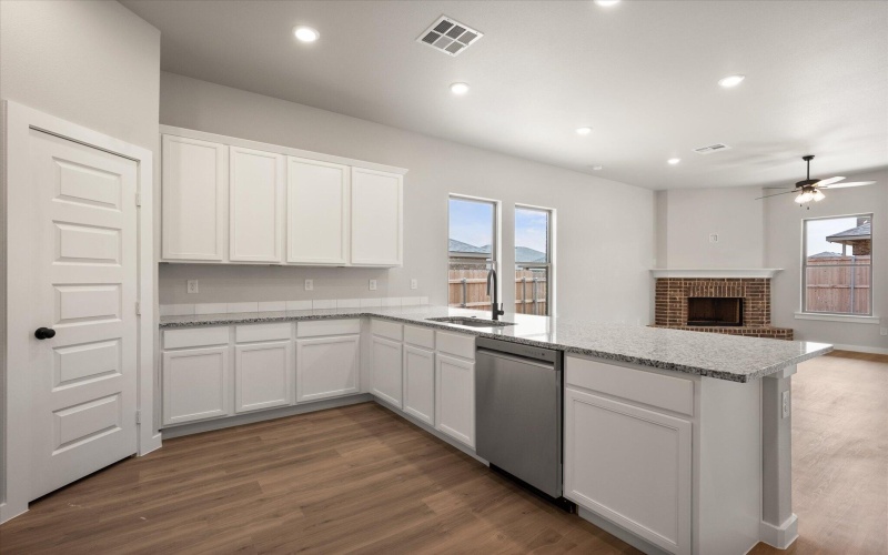 6911 55th Street, Lubbock, TX 79407, 3 Bedrooms Bedrooms, ,2 BathroomsBathrooms,Residential,For Sale,6911 55th Street,202552601