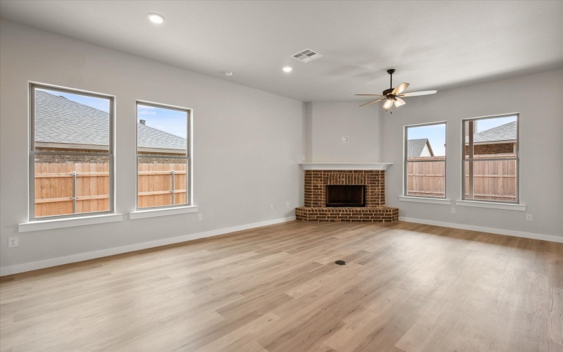 6911 55th Street, Lubbock, TX 79407, 3 Bedrooms Bedrooms, ,2 BathroomsBathrooms,Residential,For Sale,6911 55th Street,202552601