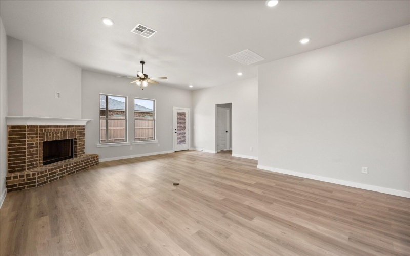 6911 55th Street, Lubbock, TX 79407, 3 Bedrooms Bedrooms, ,2 BathroomsBathrooms,Residential,For Sale,6911 55th Street,202552601