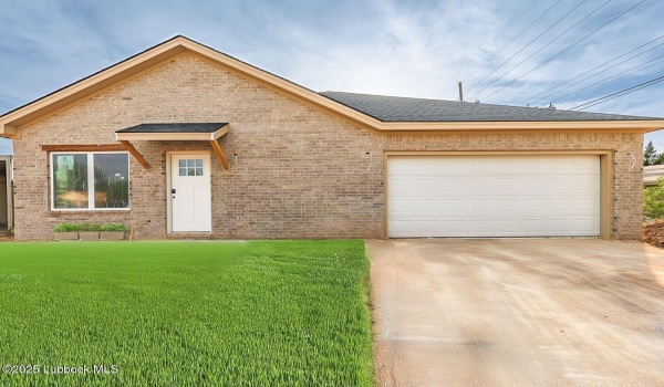 1704 Elkhart Avenue, Lubbock, TX 79416, 6 Bedrooms Bedrooms, ,7 BathroomsBathrooms,Residential Multi Family,For Sale,1704 Elkhart Avenue,202552606