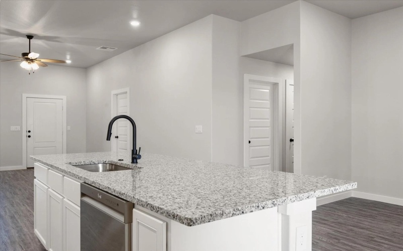 7215 37th Street, Lubbock, TX 79407, 3 Bedrooms Bedrooms, ,2 BathroomsBathrooms,Residential Lease,For Rent,7215 37th Street,202552679