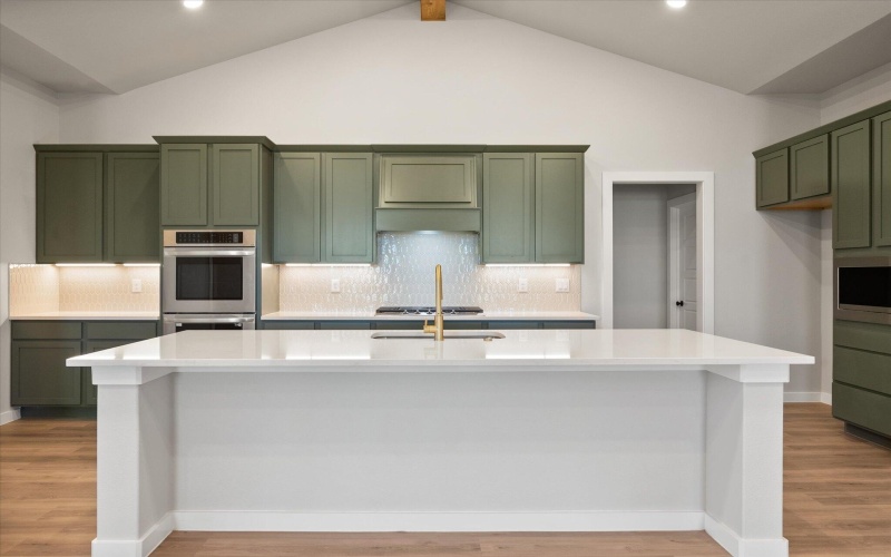 7001 18th Place, Lubbock, TX 79416, 4 Habitaciones Habitaciones , ,3 BañosBaños,Residential,En Venta,7001 18th Place,202552718