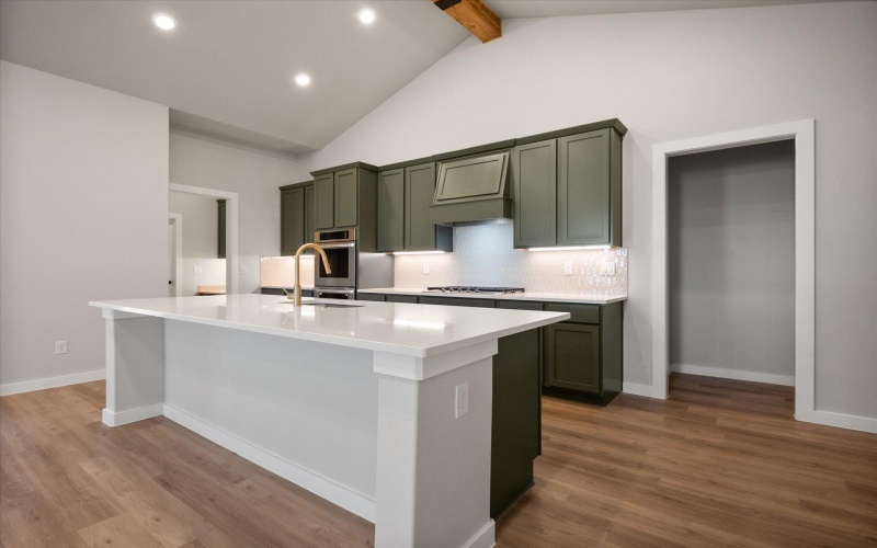 7001 18th Place, Lubbock, TX 79416, 4 Habitaciones Habitaciones , ,3 BañosBaños,Residential,En Venta,7001 18th Place,202552718