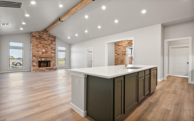 7001 18th Place, Lubbock, TX 79416, 4 Habitaciones Habitaciones , ,3 BañosBaños,Residential,En Venta,7001 18th Place,202552718