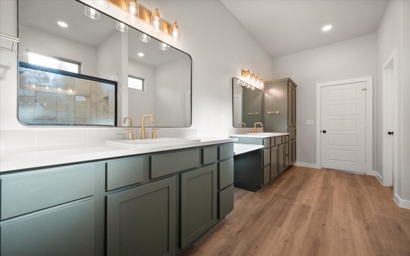 7001 18th Place, Lubbock, TX 79416, 4 Habitaciones Habitaciones , ,3 BañosBaños,Residential,En Venta,7001 18th Place,202552718