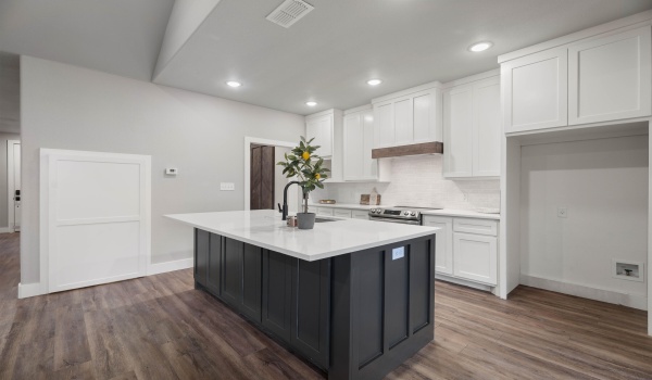 10 Wilshire Boulevard, Lubbock, TX 79416, 4 Bedrooms Bedrooms, ,2 BathroomsBathrooms,Residential,For Sale,10 Wilshire Boulevard,202550551