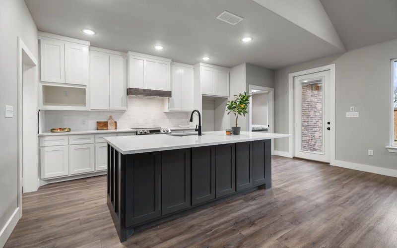 10 Wilshire Boulevard, Lubbock, TX 79416, 4 Bedrooms Bedrooms, ,2 BathroomsBathrooms,Residential,For Sale,10 Wilshire Boulevard,202550551