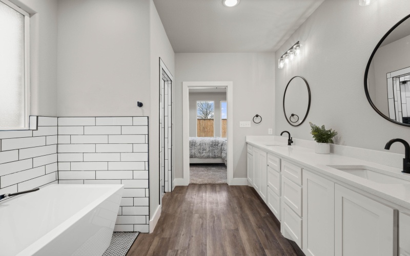 10 Wilshire Boulevard, Lubbock, TX 79416, 4 Bedrooms Bedrooms, ,2 BathroomsBathrooms,Residential,For Sale,10 Wilshire Boulevard,202550551