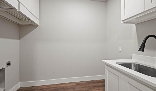 10 Wilshire Boulevard, Lubbock, TX 79416, 4 Bedrooms Bedrooms, ,2 BathroomsBathrooms,Residential,For Sale,10 Wilshire Boulevard,202550551