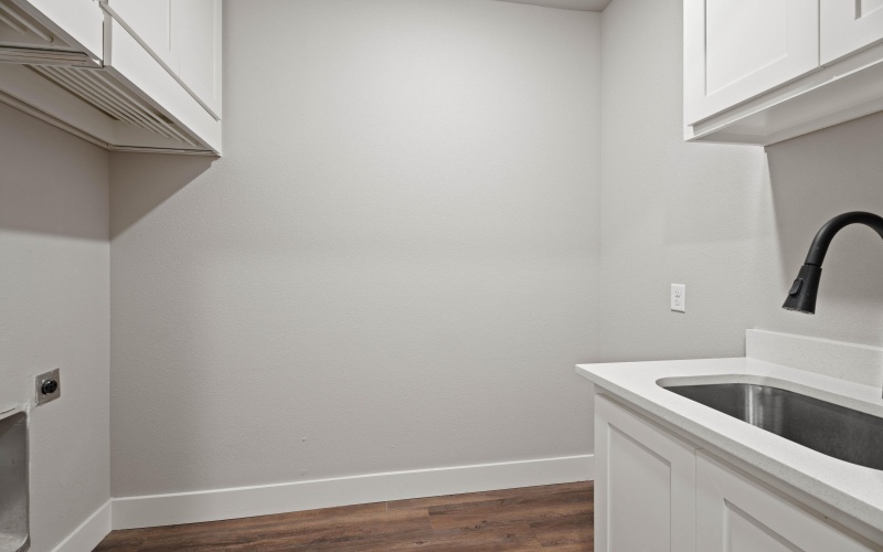 10 Wilshire Boulevard, Lubbock, TX 79416, 4 Bedrooms Bedrooms, ,2 BathroomsBathrooms,Residential,For Sale,10 Wilshire Boulevard,202550551