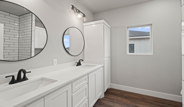 10 Wilshire Boulevard, Lubbock, TX 79416, 4 Bedrooms Bedrooms, ,2 BathroomsBathrooms,Residential,For Sale,10 Wilshire Boulevard,202550551