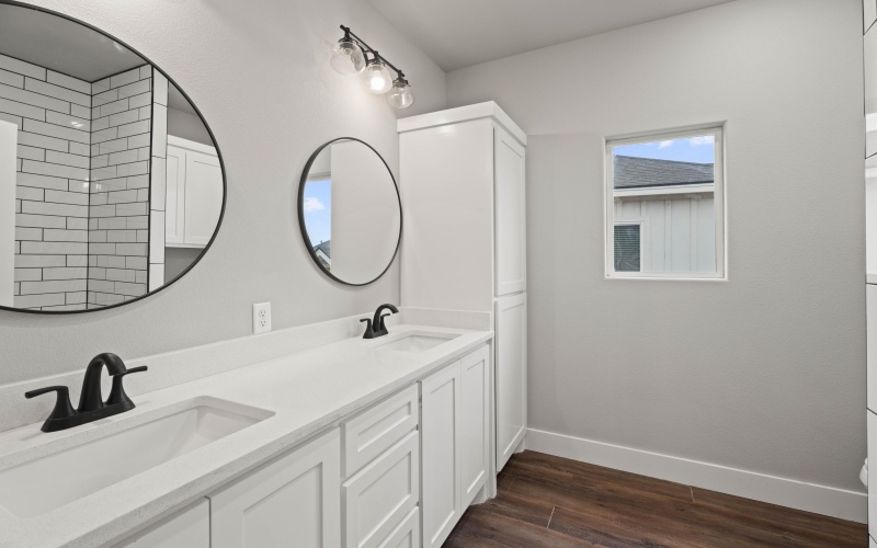 10 Wilshire Boulevard, Lubbock, TX 79416, 4 Bedrooms Bedrooms, ,2 BathroomsBathrooms,Residential,For Sale,10 Wilshire Boulevard,202550551