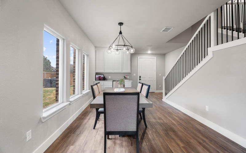 10 Wilshire Boulevard, Lubbock, TX 79416, 4 Bedrooms Bedrooms, ,2 BathroomsBathrooms,Residential,For Sale,10 Wilshire Boulevard,202550551
