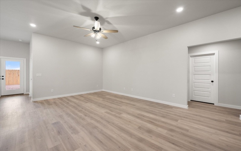 3004 140th Street, Lubbock, TX 79423, 3 Bedrooms Bedrooms, ,2 BathroomsBathrooms,Residential,For Sale,3004 140th Street,202550608