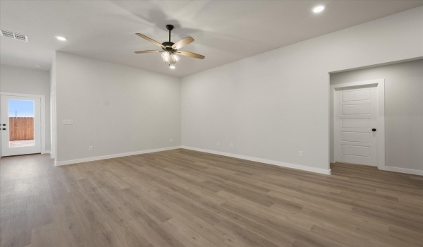 1606 N Dover Avenue, Lubbock, TX 79416, 3 Bedrooms Bedrooms, ,2 BathroomsBathrooms,Residential,For Sale,1606 N Dover Avenue,202550669