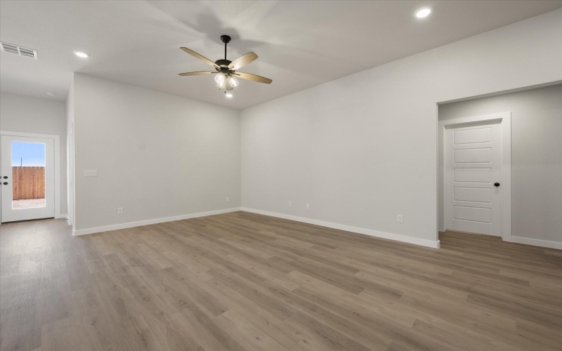 1606 N Dover Avenue, Lubbock, TX 79416, 3 Habitaciones Habitaciones , ,2 BañosBaños,Residential,En Venta,1606 N Dover Avenue,202550669