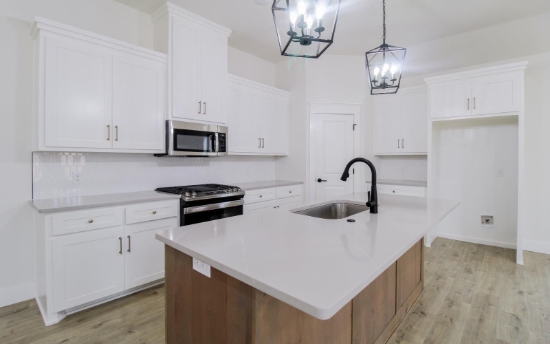 7810 96th Street, Lubbock, TX 79424, 4 Bedrooms Bedrooms, ,2 BathroomsBathrooms,Residential,For Sale,7810 96th Street,202551628