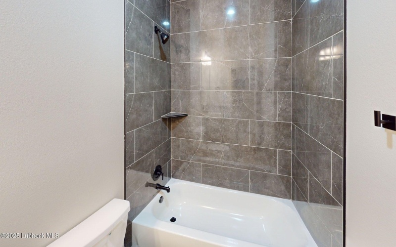 2814 133rd Street, Lubbock, TX 79423, 4 Habitaciones Habitaciones , ,3 BañosBaños,Residential,En Venta,2814 133rd Street,202551831