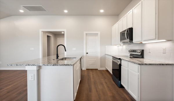 1610 N Dover Avenue, Lubbock, TX 79416, 4 Habitaciones Habitaciones , ,2 BañosBaños,Residential,En Venta,1610 N Dover Avenue,202551846