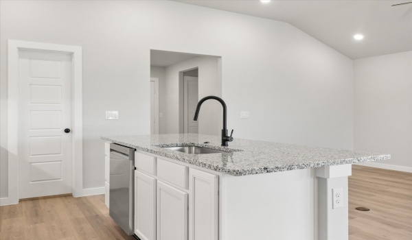 1626 N Dover Avenue, Lubbock, TX 79416, 4 Habitaciones Habitaciones , ,2 BañosBaños,Residential,En Venta,1626 N Dover Avenue,202552041
