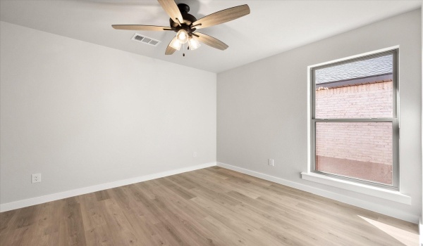 1626 N Dover Avenue, Lubbock, TX 79416, 4 Habitaciones Habitaciones , ,2 BañosBaños,Residential,En Venta,1626 N Dover Avenue,202552041